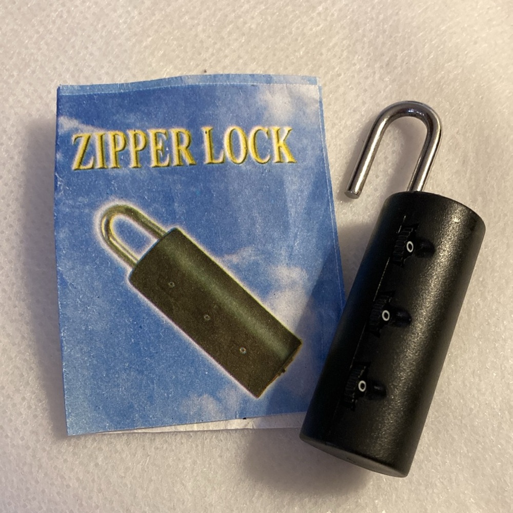 NWOT - Figatia Black Tubular Zipper 3-Digit Combination Lock
